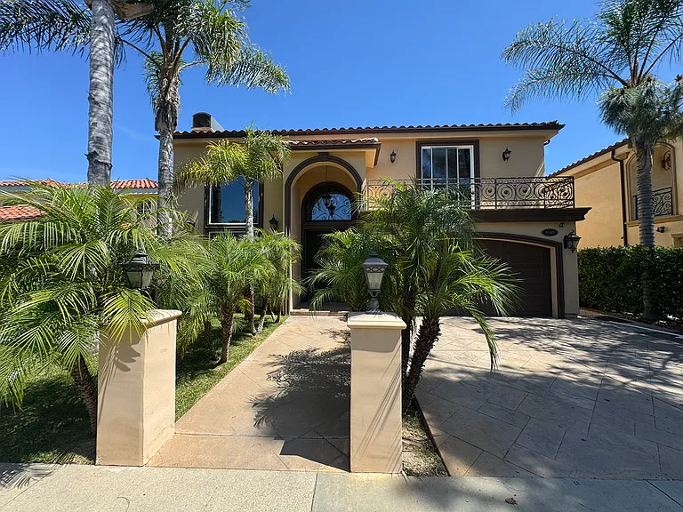 4960 Chimineas Ave — Photo 1