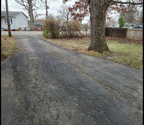 3rd image of 332 E Clarendon Dr