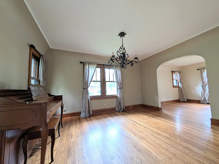 1213 W Oklahoma St — Photo 9