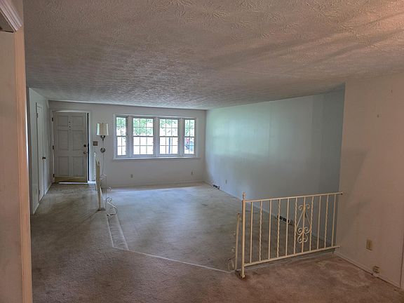 4th image of 1502 Clarksdale Ct
