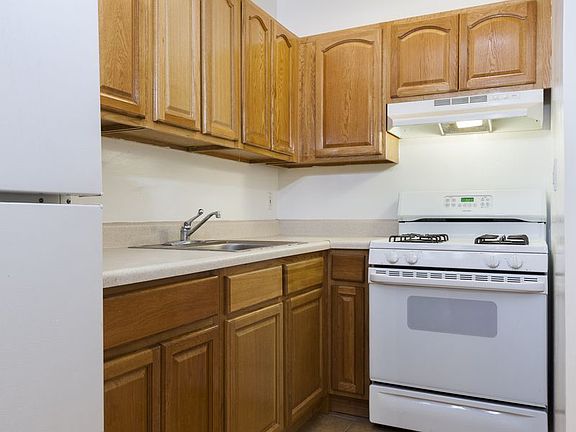 4th image of 45 Central Park N APT 5H
