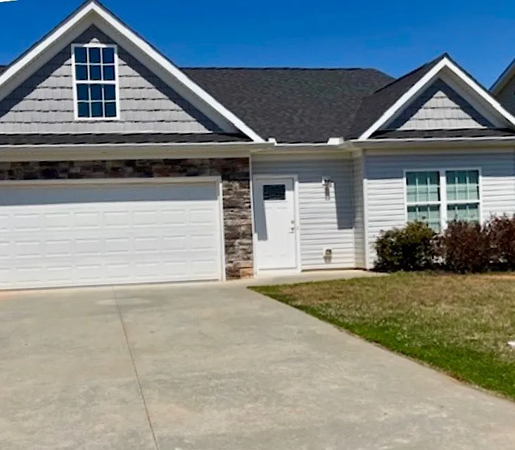 Building Photo - 397 Highland Pointe Dr