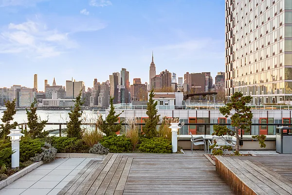 Sold by Douglas Elliman | media 24