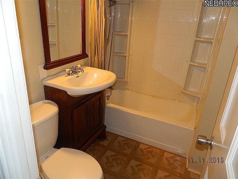2nd image of 785 Northfield Rd