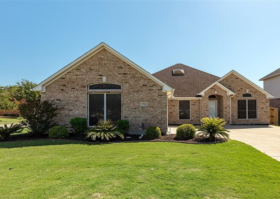 1st image of 2724 Lake Country Dr