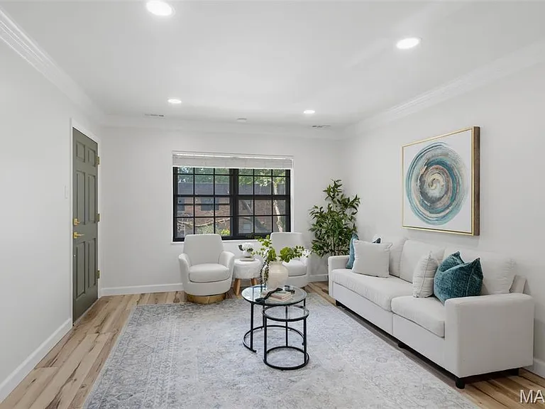 441 S Clay Ave #D — Photo 2