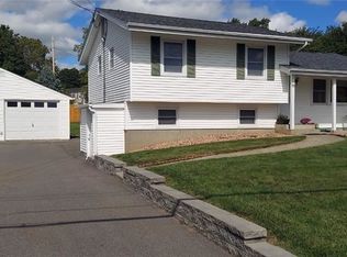 11 Wedgewood Rd, Fishkill, NY 12524