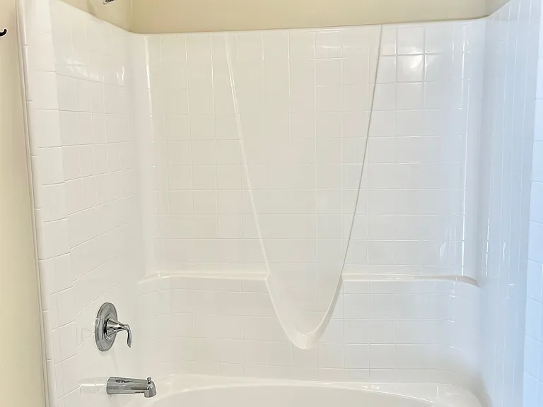 3 bed 2 bath
1235 SQ. FT.
Master bathroom