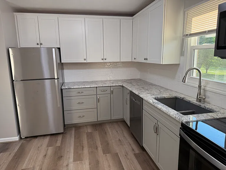 1255 Cambria St NE #A — Photo 3
