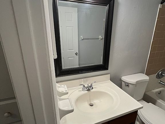 3rd image of 6137 NW 26th St