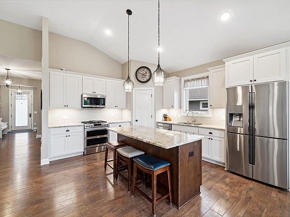 3rd image of 9158 Jade Way N