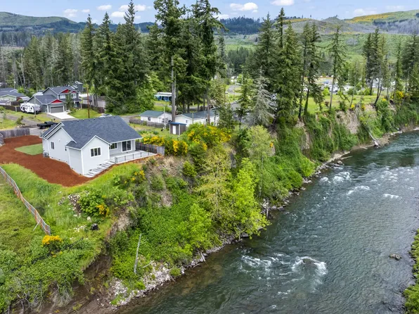 241 Dogwood Dr, Gates, OR 97346