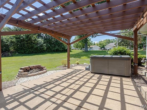 5th image of 4684 Venarde Dr