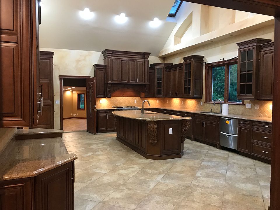 2nd image of 35 Harbor Rd