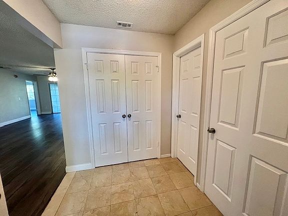 3rd image of 2208 Clubside Dr #1