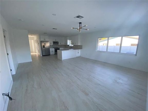 2nd image of 2635 NE 17th St