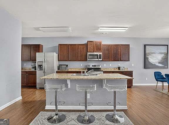 3rd image of 637 Yazzie Pl