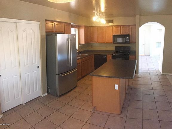 5th image of 4035 E La Salle St