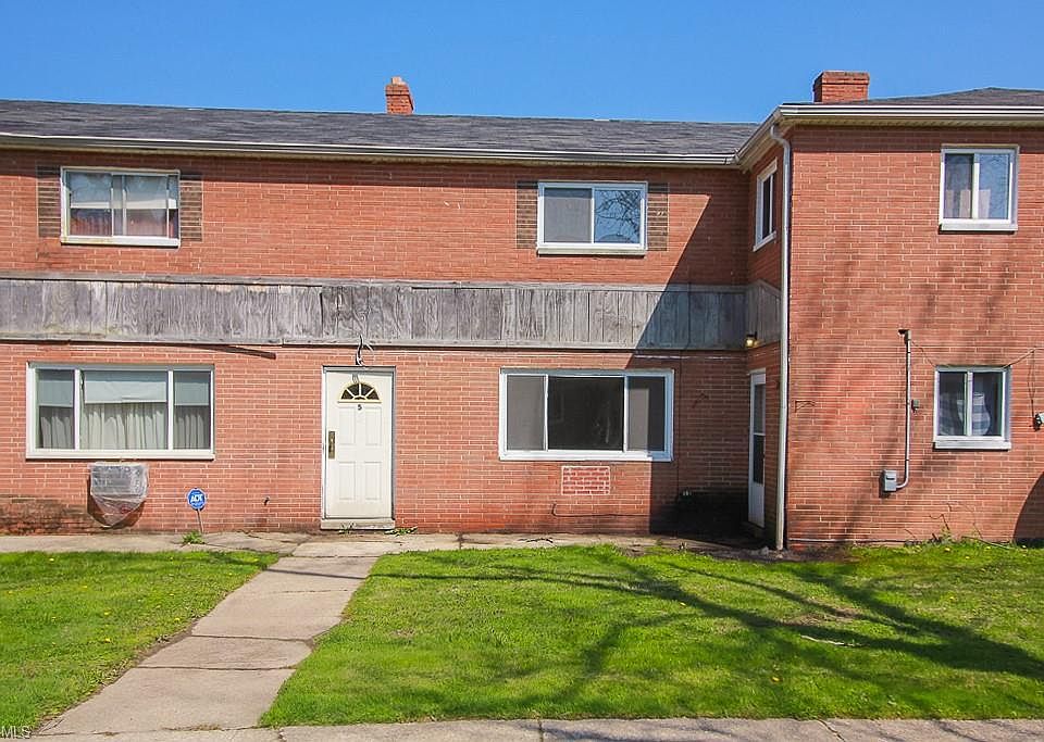 1st image of 23984 Banbury Cir #F
