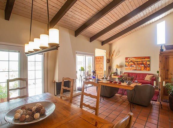 Living room:Fireplace