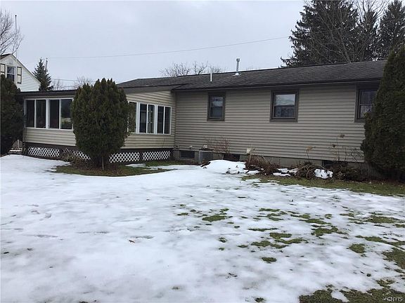 3rd image of 8588 Osborne Dr