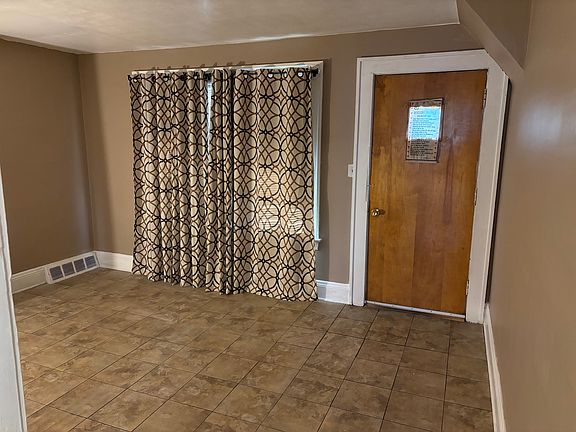 2nd image of 2205 W 106th St