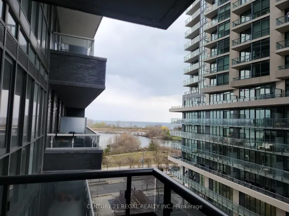 110 Marine Parade Dr, Toronto, ON