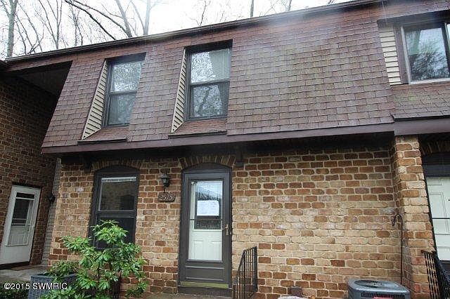 1st image of 2575 Chatham Woods Dr SE
