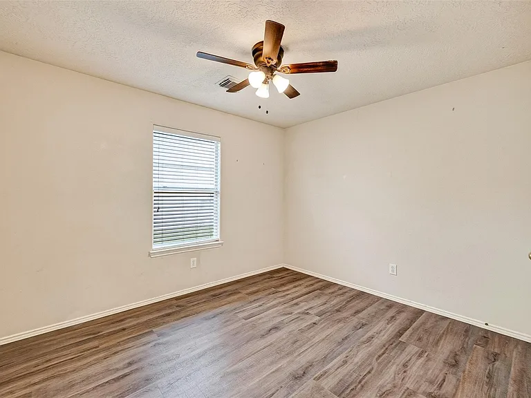 19119 Yaupon Ranch Dr — Photo 33