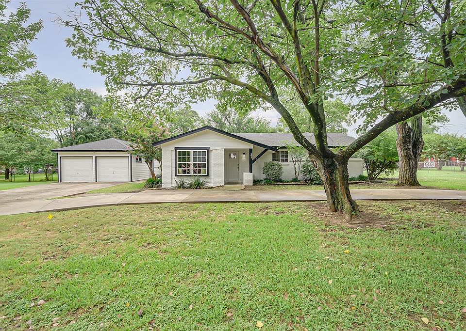 1st image of 604 Joy Ln