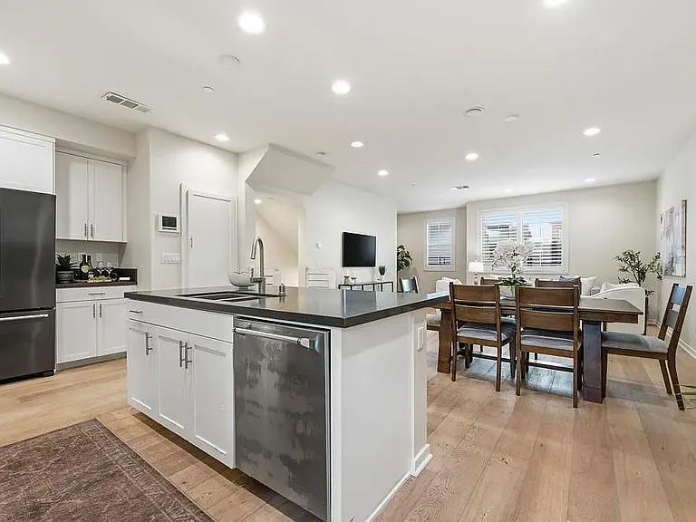 1566 Vista Del Mar Way #3 — Photo 15