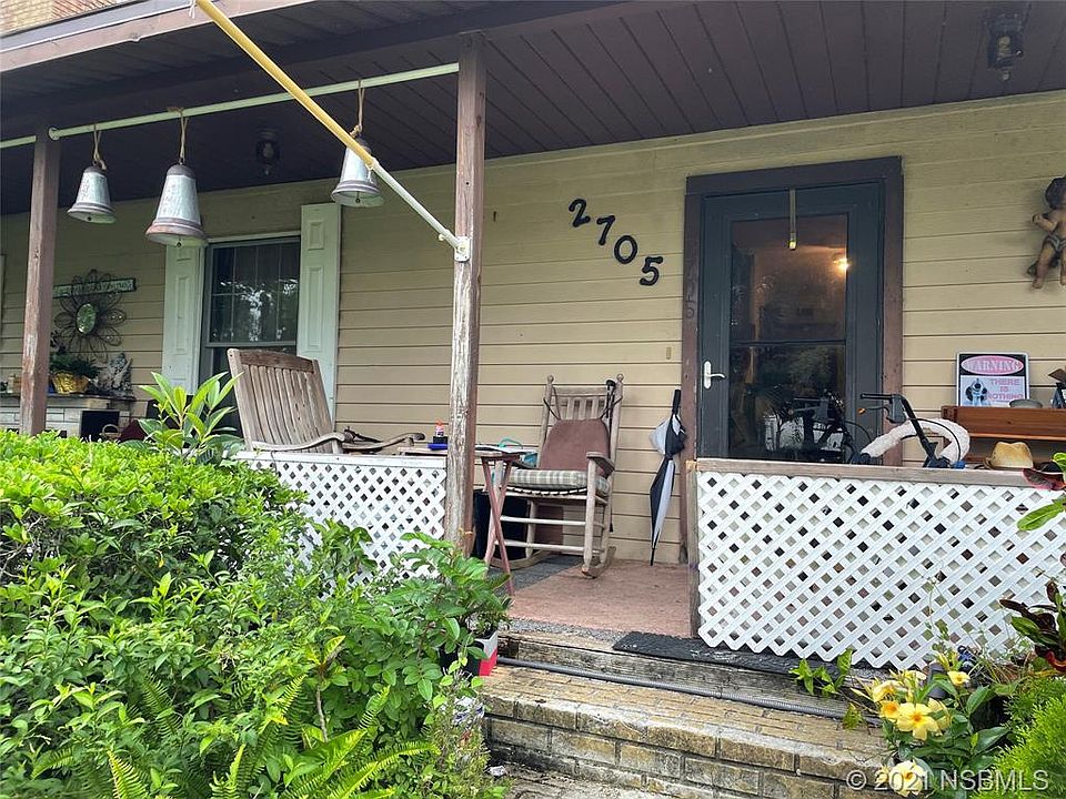 2nd image of 2705 Queen Palm Dr