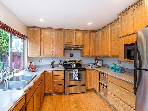 5th image of 3575 Sydney Dr