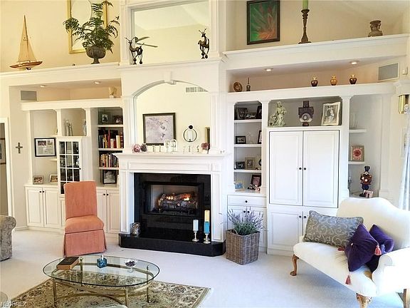3rd image of 1084 Stonycreek Cir
