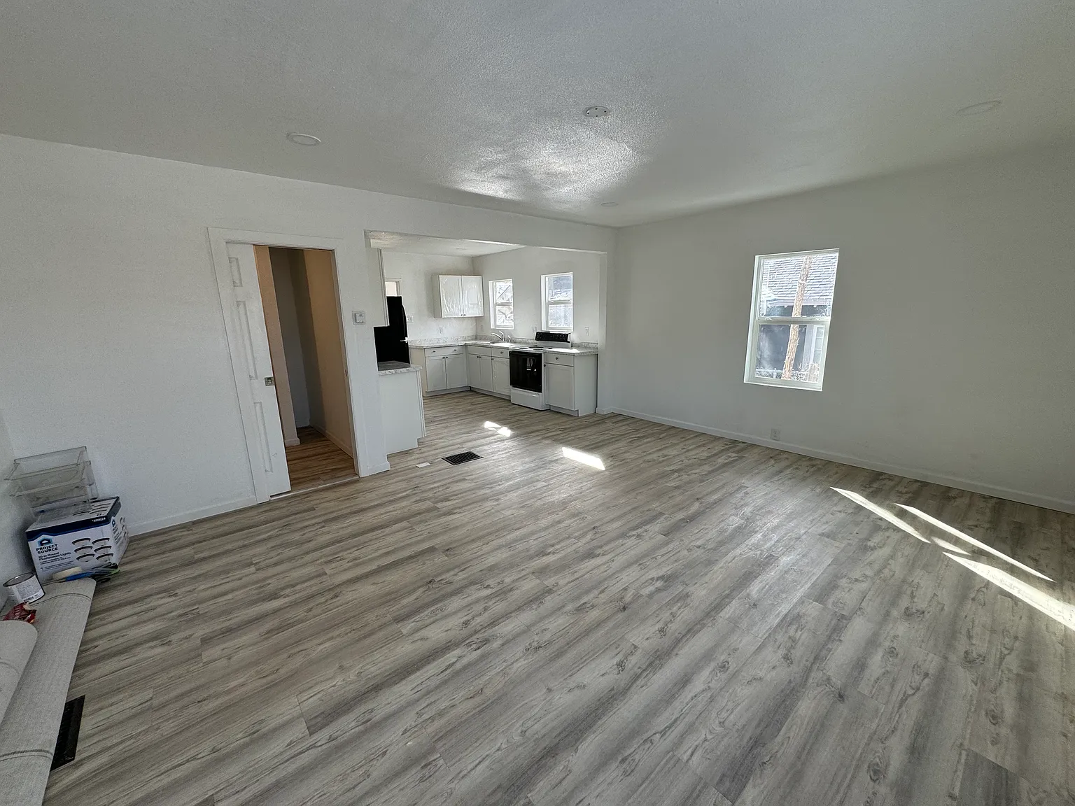2 bed, 1080 sqft, $1,350 — Photo 4