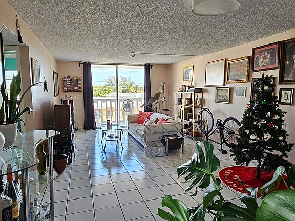 4th image of 8530 Byron Avenue #406