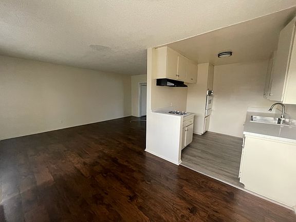 3rd image of 2100 W El Segundo Blvd #18