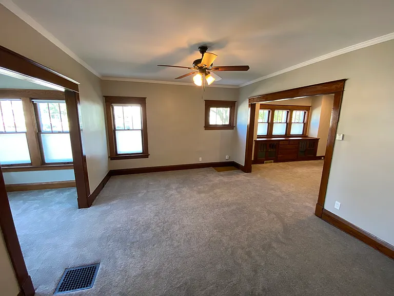 324 Paine Ave — Photo 5