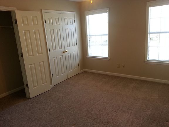 4th image of 1329 River Bank Dr