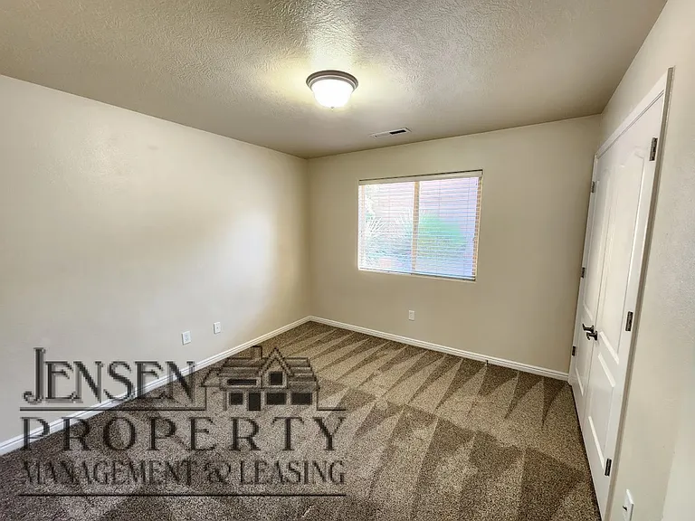 2164 W 1770 N — Photo 15