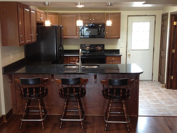 5th image of 6863 Forestlawn Ct