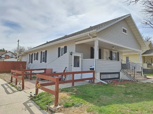 302 Chapin St, Chadron, NE 69337