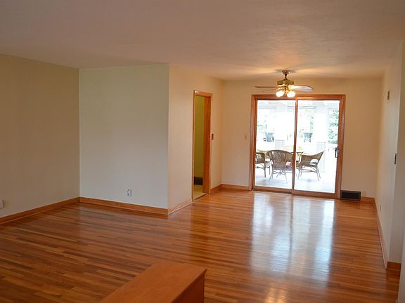5th image of 900 S 50th St