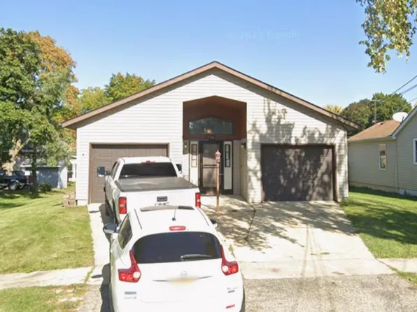 716 E 4th St, Belvidere, IL 61008