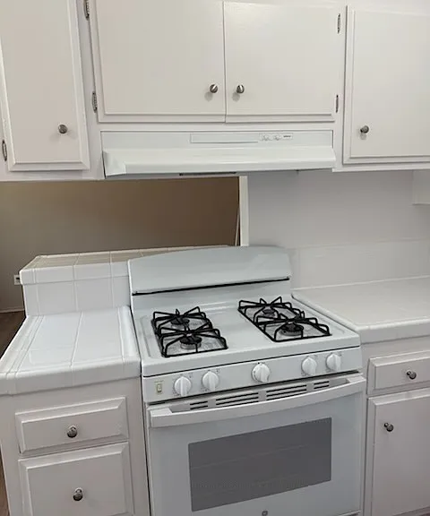 Claridge House Apartments — Photo 9