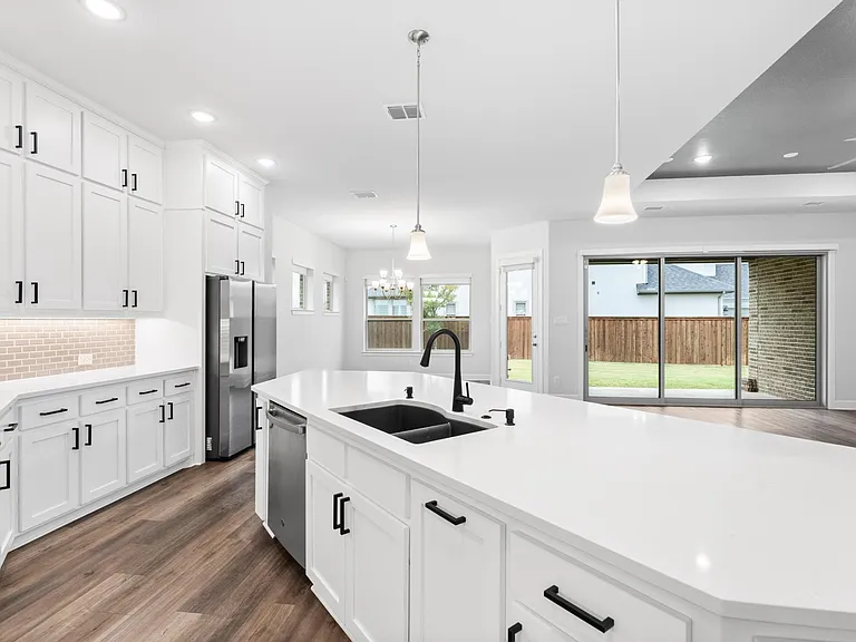 500 Samaritan Dr — Photo 15