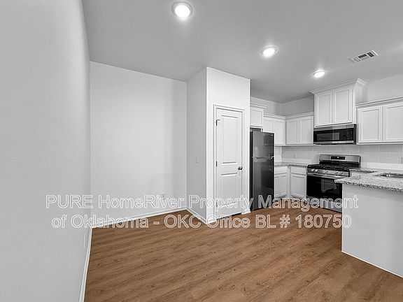 2nd image of 10624 SW 16th St