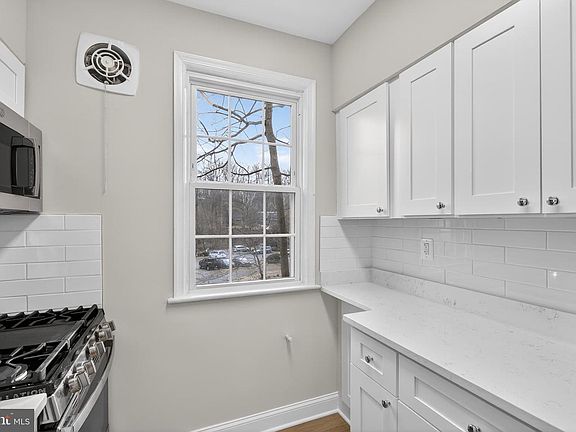 5th image of 5006 Columbia Pike APT A