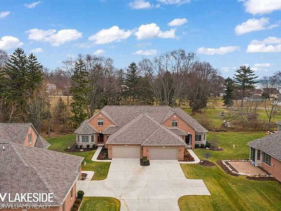 3rd image of 50832 Redwood Ln