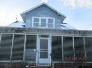 319 Hudson Ave, Mechanicville, NY 12118